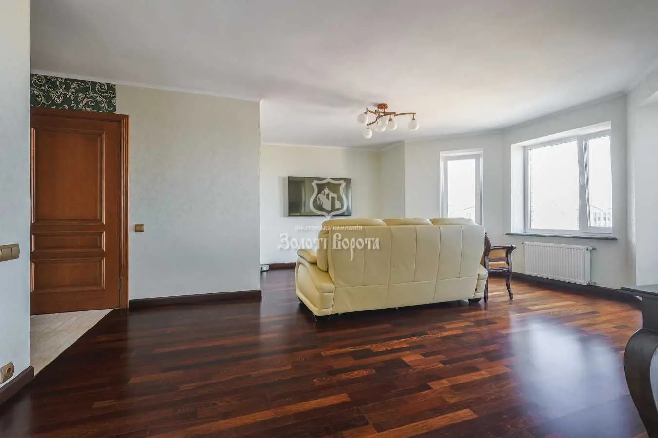 Фото Продаю 2 кімнатну квартиру, 73.4 кв. м, Теплична вул.  Святопетрівське, ціна: 73000 USD, код 5158