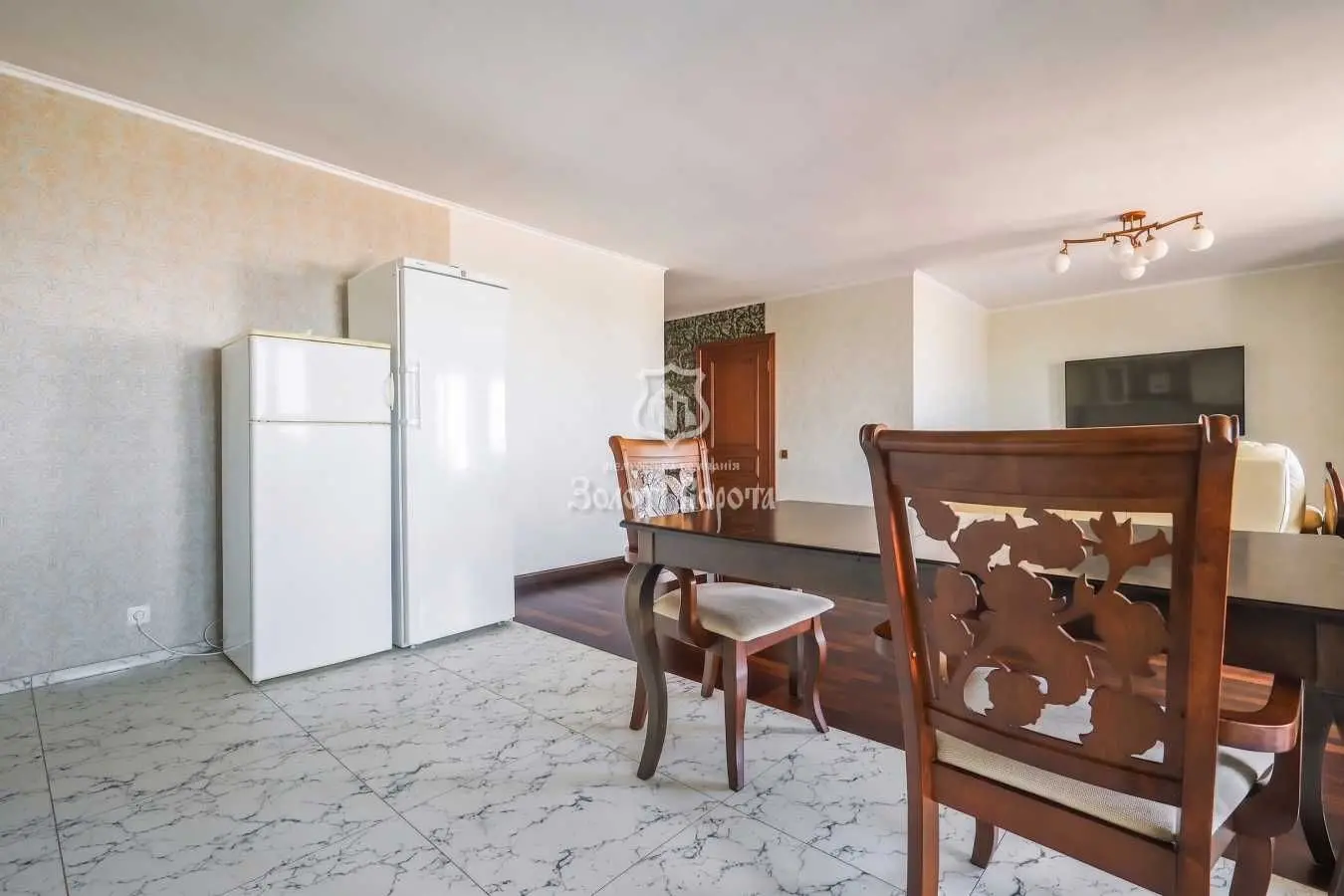 Фото Продаю 2 кімнатну квартиру, 73.4 кв. м, Теплична вул.  Святопетрівське, ціна: 73000 USD, код 5158
