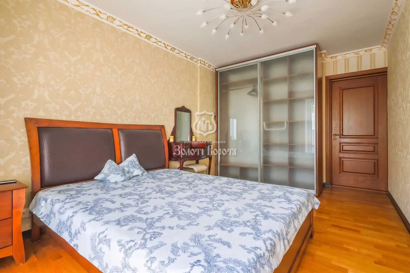 Фото Продаю 2 кімнатну квартиру, 73.4 кв. м, Теплична вул.  Святопетрівське, ціна: 73000 USD, код 5158