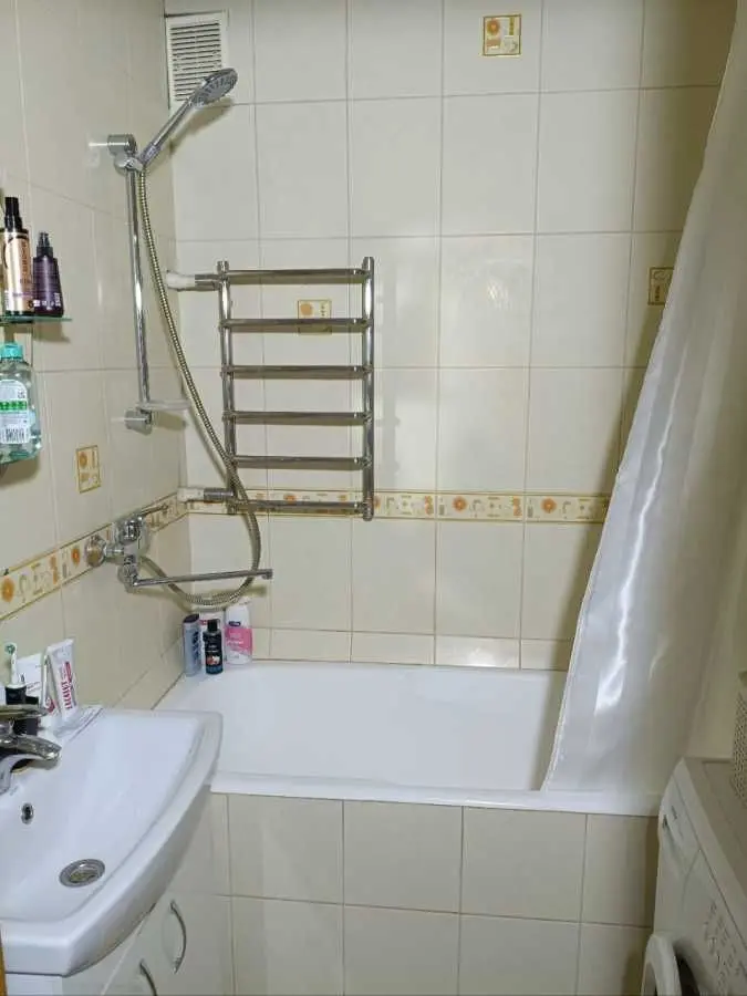 Фото Продаю 2 кімнатну квартиру, 90 кв. м, Миколи Голего вул. (Лебедєва-Кумача)  Київ, ціна: 130000 USD, код 5172