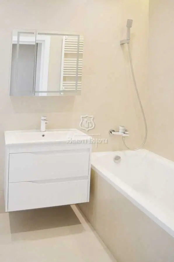 Фото Selling a 1-room apartment, 46.2 sq.m., Andriia Bachynskoho Street  Uzhhorod, price: 86000 USD, code 5174