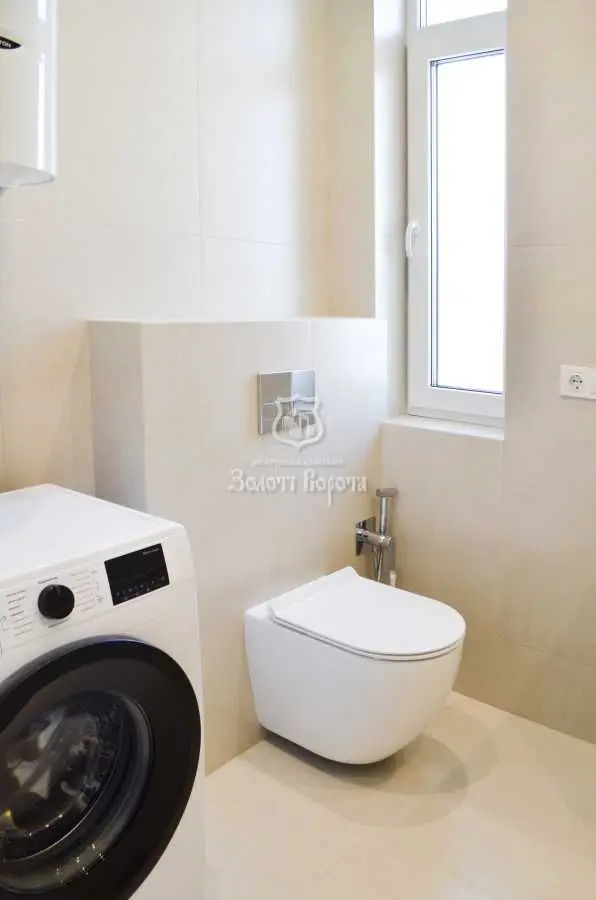 Фото Selling a 1-room apartment, 46.2 sq.m., Andriia Bachynskoho Street  Uzhhorod, price: 86000 USD, code 5174