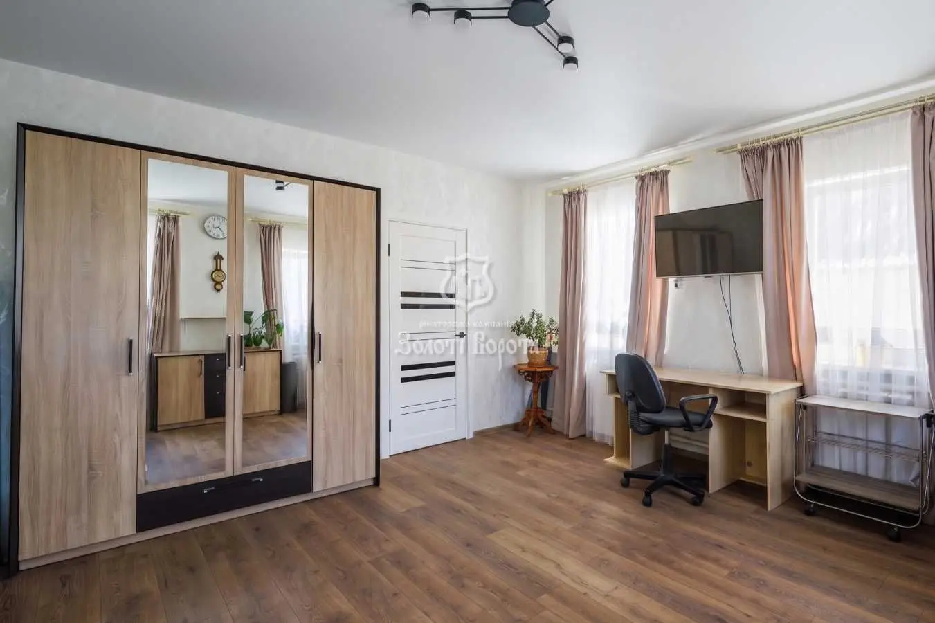 Фото Selling a house, 123.3 sq.m., Shevchenka street  Sofiivska Borschahivka, price: 350000 USD, code 5177
