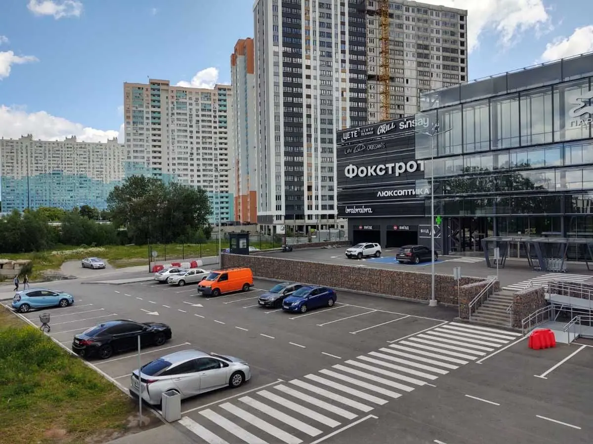 Фото Selling commercial property, 1253 sq.m., Odeskyi Overpass (Odeska Square)  Kyiv, price: 1950000 USD, code 5183