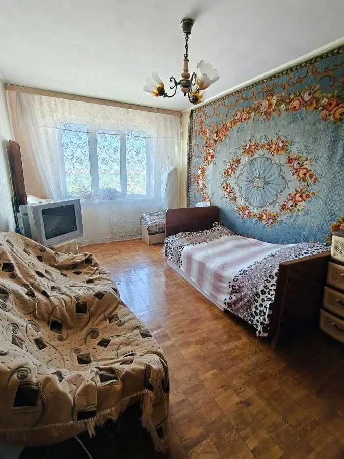 Фото Selling a 3-room apartment, 70 sq.m., Roman Shukhevych Avenue (Henerala Vatutina Avenue)  Kyiv, price: 55000 EUR, code 5201