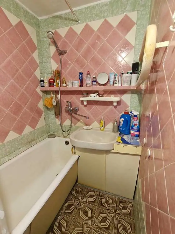 Фото Selling a 3-room apartment, 70 sq.m., Roman Shukhevych Avenue (Henerala Vatutina Avenue)  Kyiv, price: 55000 EUR, code 5201