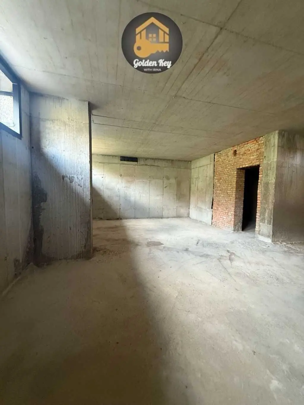 Фото Selling a 5-room apartment, 352.2 sq.m., Hirskyi lane  Ivankovychi, price: 255000 USD, code 5203