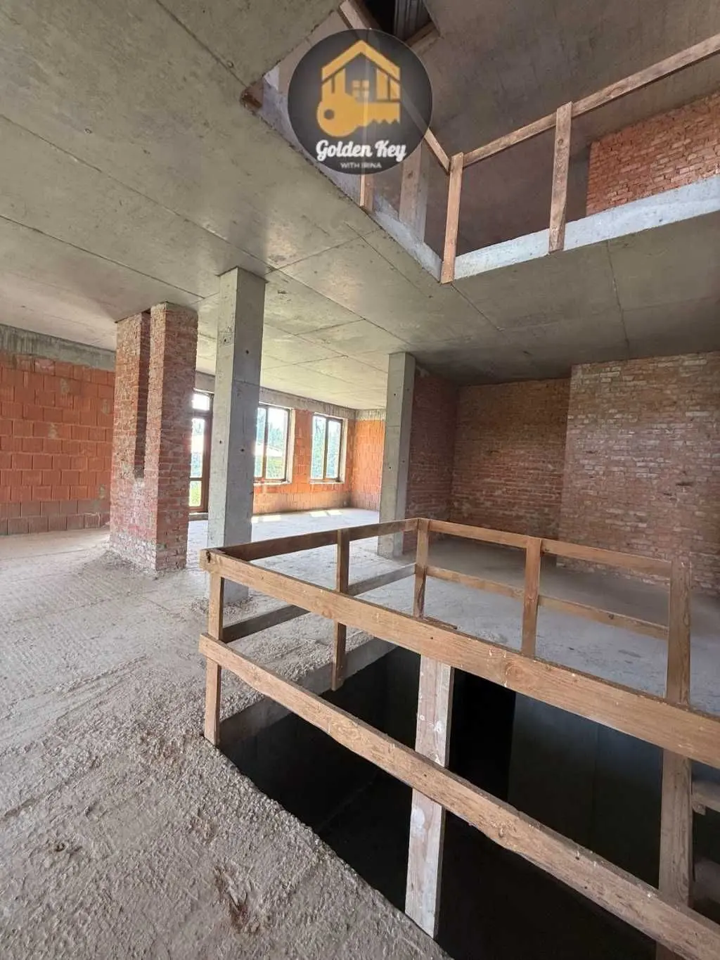 Фото Selling a 5-room apartment, 352.2 sq.m., Hirskyi lane  Ivankovychi, price: 255000 USD, code 5203