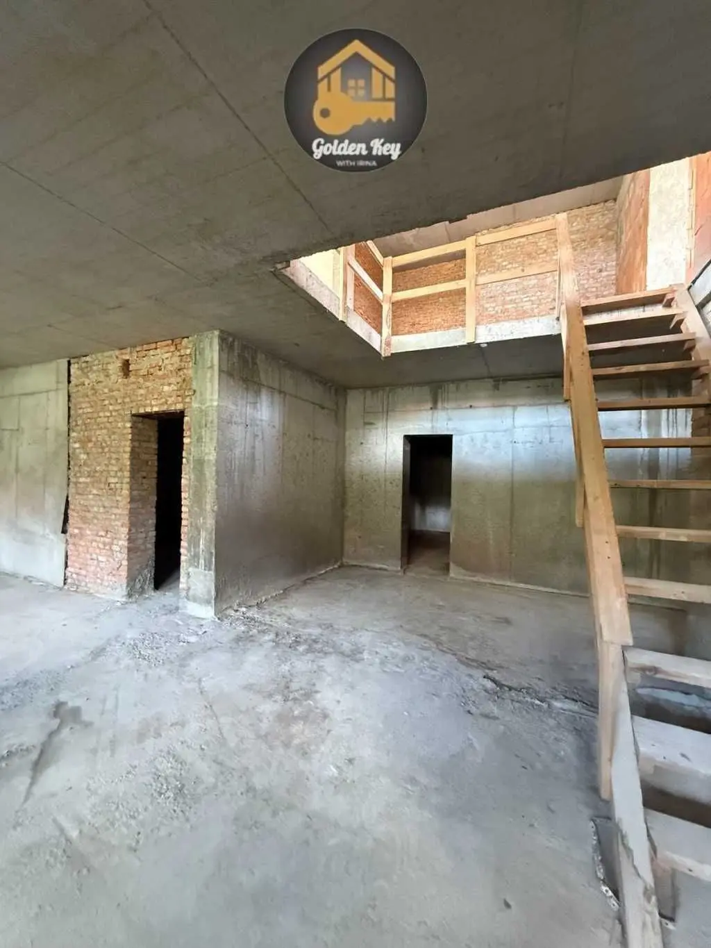 Фото Selling a 5-room apartment, 352.2 sq.m., Hirskyi lane  Ivankovychi, price: 255000 USD, code 5203