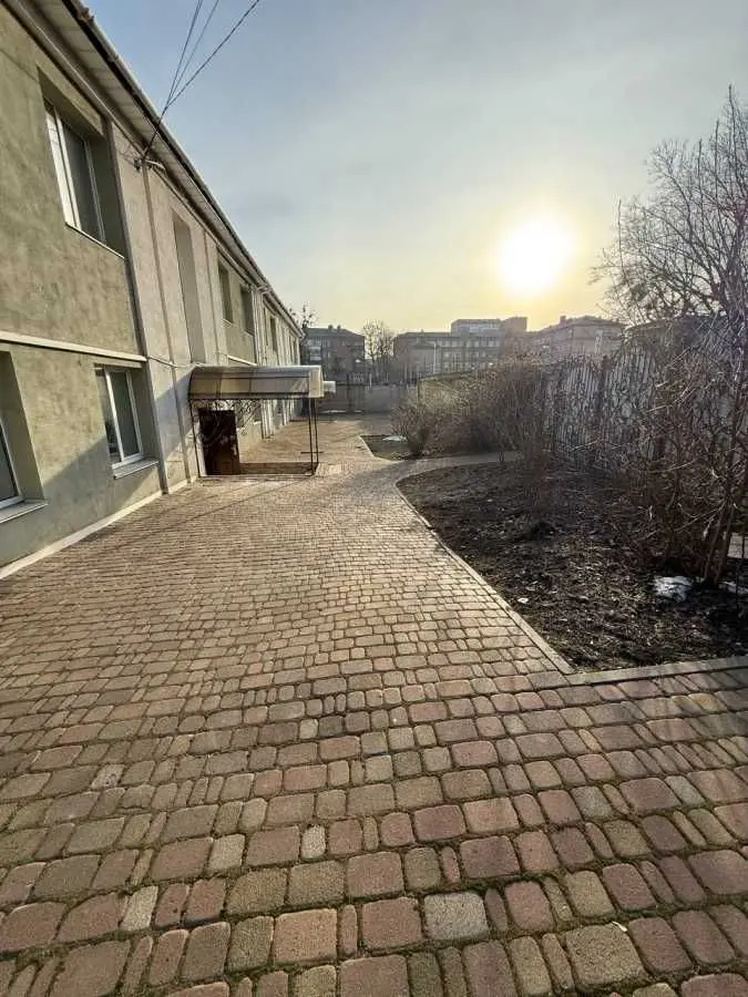 Фото Продаю офис, 470.6 кв. м, Якубенківська ул. (Тропинина)  Киев, цена: 470000 $, код 5204
