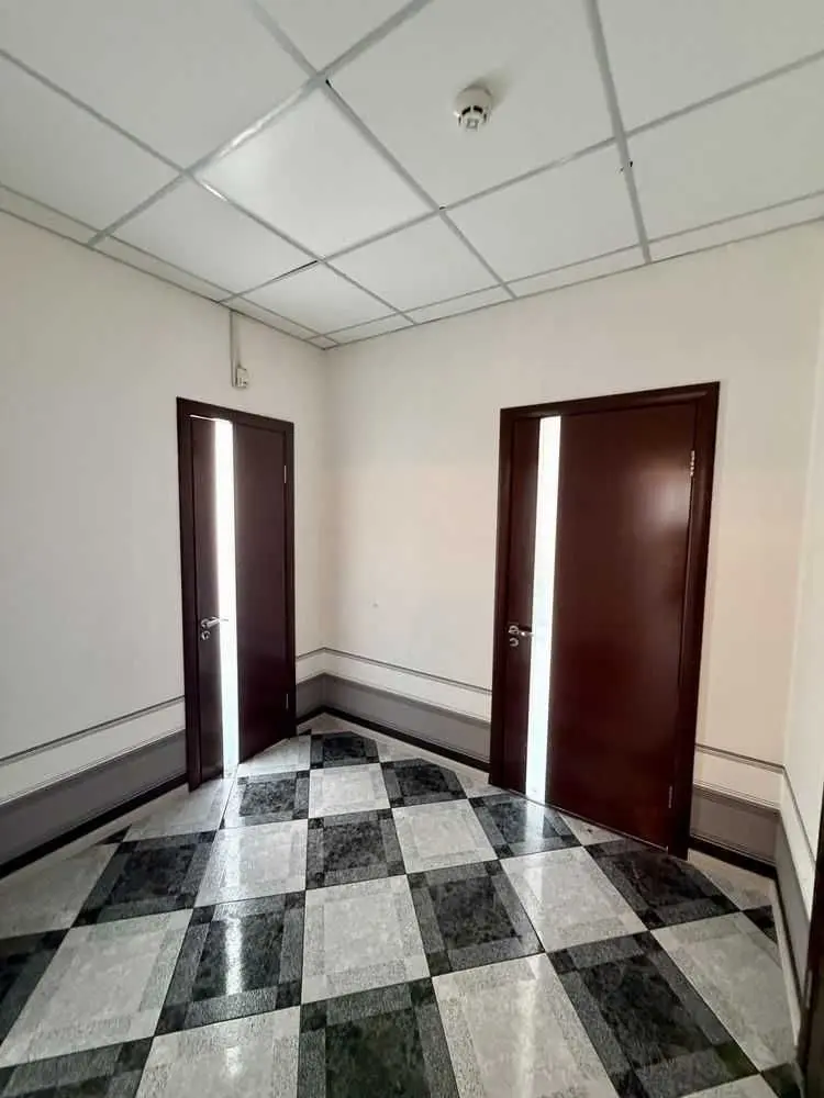 Фото Продаю офис, 470.6 кв. м, Якубенківська ул. (Тропинина)  Киев, цена: 470000 $, код 5204