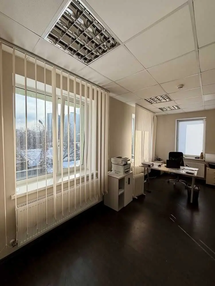 Фото Продаю офис, 470.6 кв. м, Якубенківська ул. (Тропинина)  Киев, цена: 470000 $, код 5204
