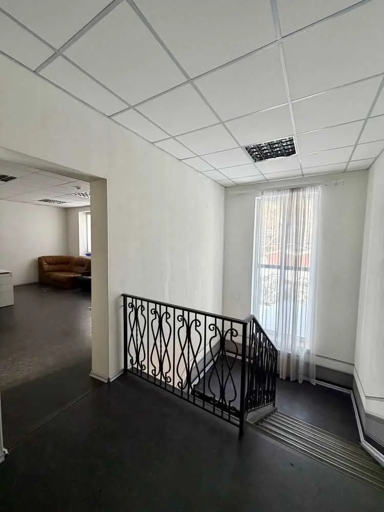 Фото Продаю офис, 470.6 кв. м, Якубенківська ул. (Тропинина)  Киев, цена: 470000 $, код 5204