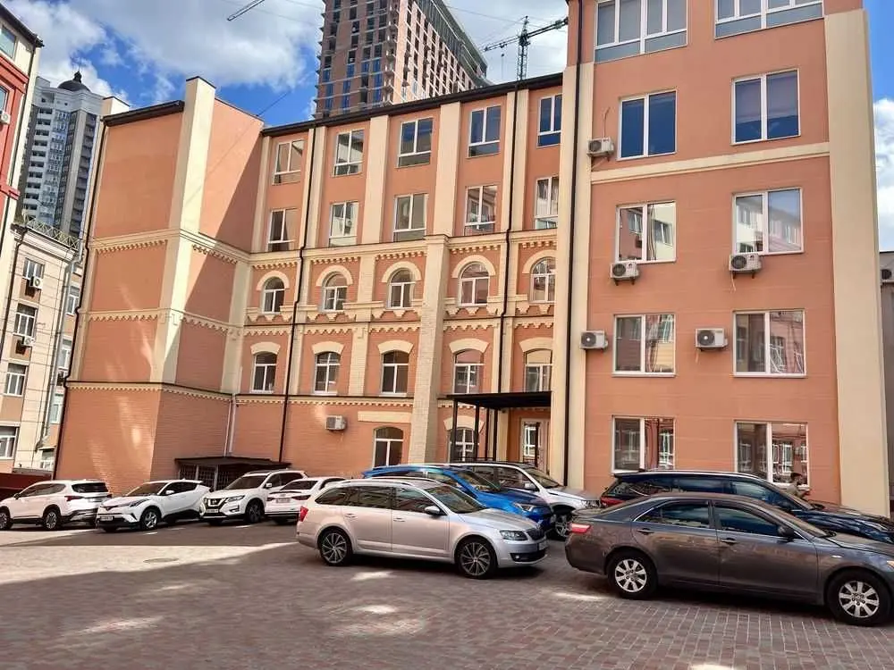 Фото Продаю офіс, 68 кв. м, Глибочицька вул. 17 Київ, ціна: 81600 $, код 5212