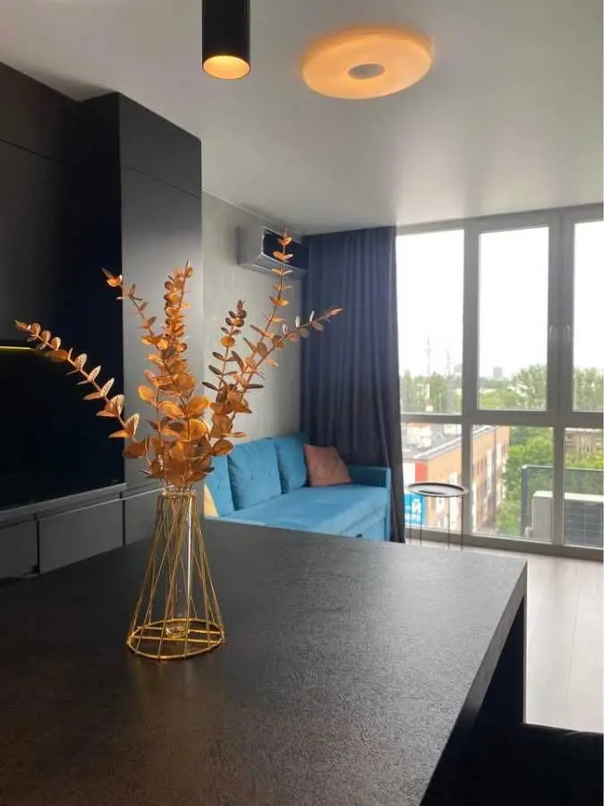 Фото Продаю 1-комнатную квартиру, 34 кв. м, Салютная ул.  Киев, цена: 112000 USD, код 5229