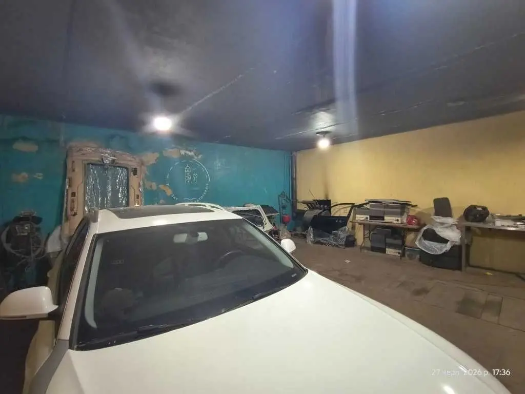 Фото Продаю паркінг, гараж, 168 кв. м, Пухівська вул.  Київ, ціна: 18000 UAH, код 5242