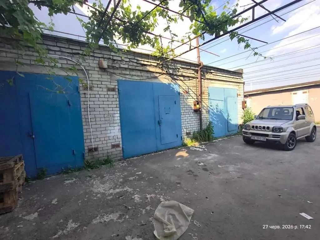 Фото Продаю паркінг, гараж, 168 кв. м, Пухівська вул.  Київ, ціна: 18000 UAH, код 5242