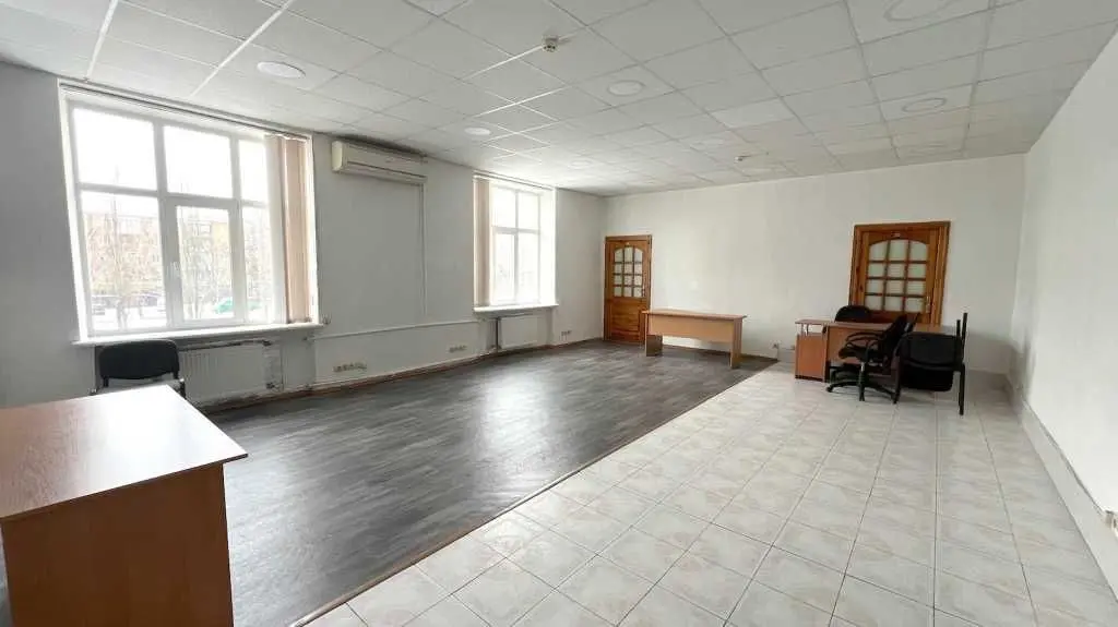 Фото Продаю офис, 7352 кв. м, Львовская пл.  Киев, цена: 10000000 USD, код 5259