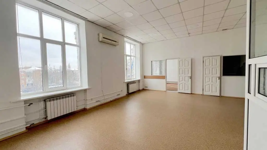 Фото Продаю офис, 7352 кв. м, Львовская пл.  Киев, цена: 10000000 USD, код 5259