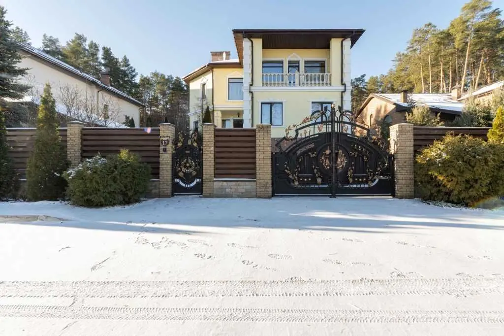 Фото Продаю будинок, 503 кв. м, Стоянка, ціна: 799000 $, код 5261