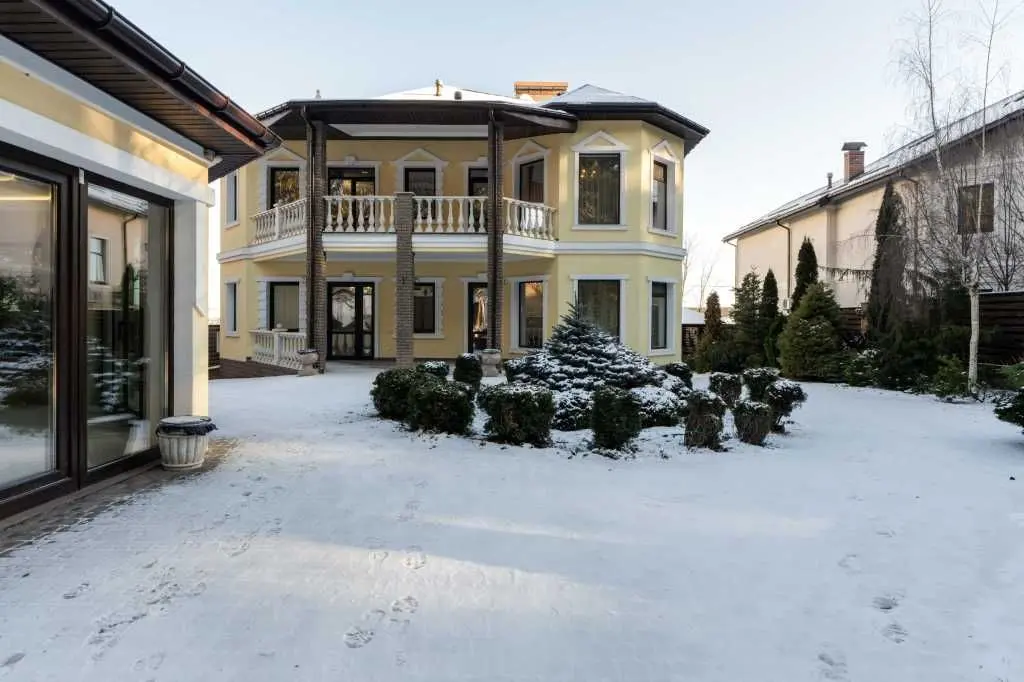 Фото Продаю будинок, 503 кв. м, Стоянка, ціна: 799000 $, код 5261