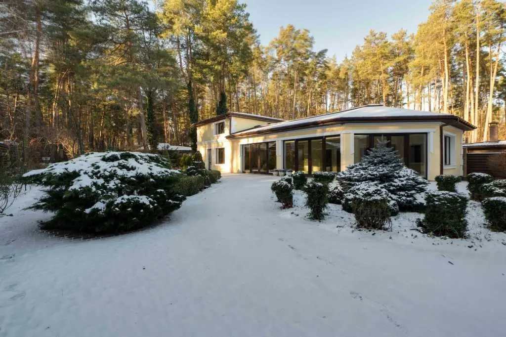 Фото Продаю будинок, 503 кв. м, Стоянка, ціна: 799000 $, код 5261