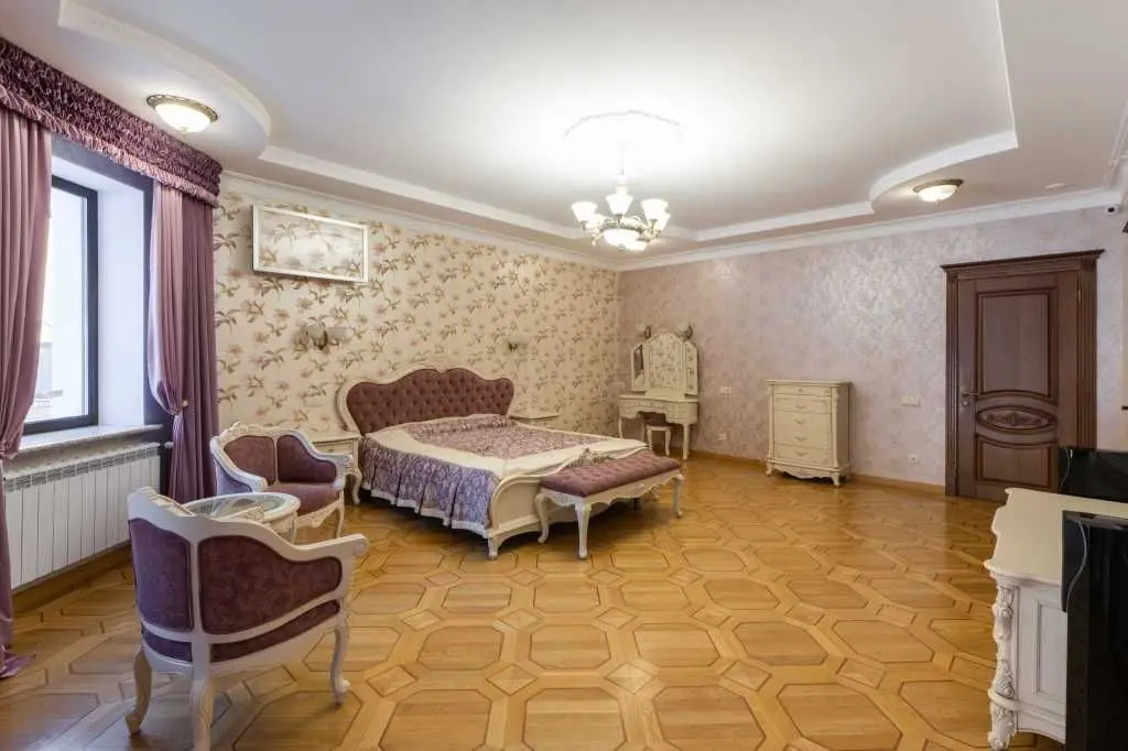 Фото Продаю будинок, 503 кв. м, Стоянка, ціна: 799000 $, код 5261