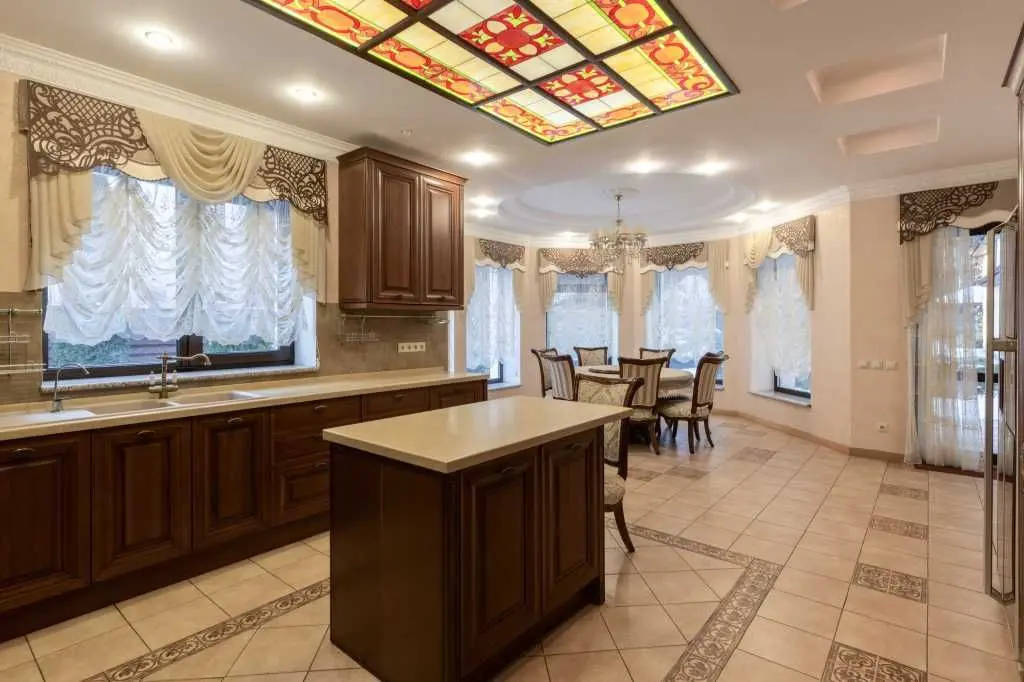 Фото Продаю будинок, 503 кв. м, Стоянка, ціна: 799000 $, код 5261