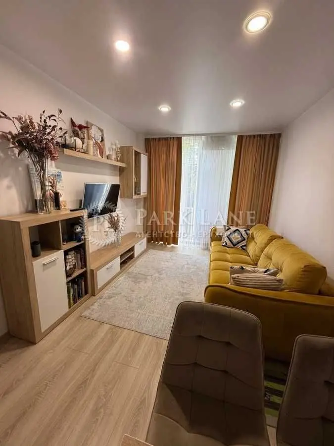 Фото Продаю 1-комнатную квартиру, 42 кв. м, Регенераторная ул.  Киев, цена: 98000 USD, код 5278
