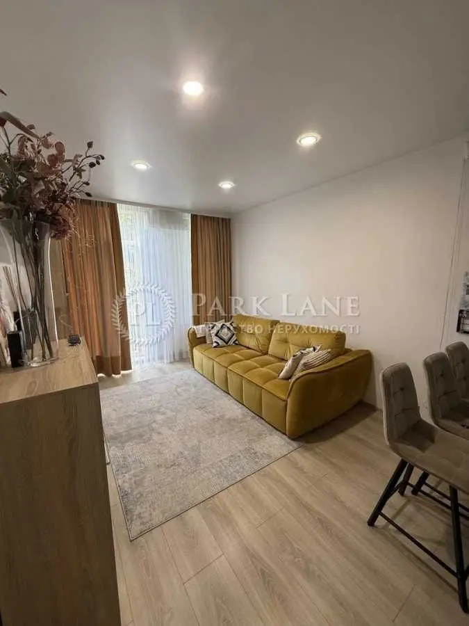 Фото Продаю 1-комнатную квартиру, 42 кв. м, Регенераторная ул.  Киев, цена: 98000 USD, код 5278