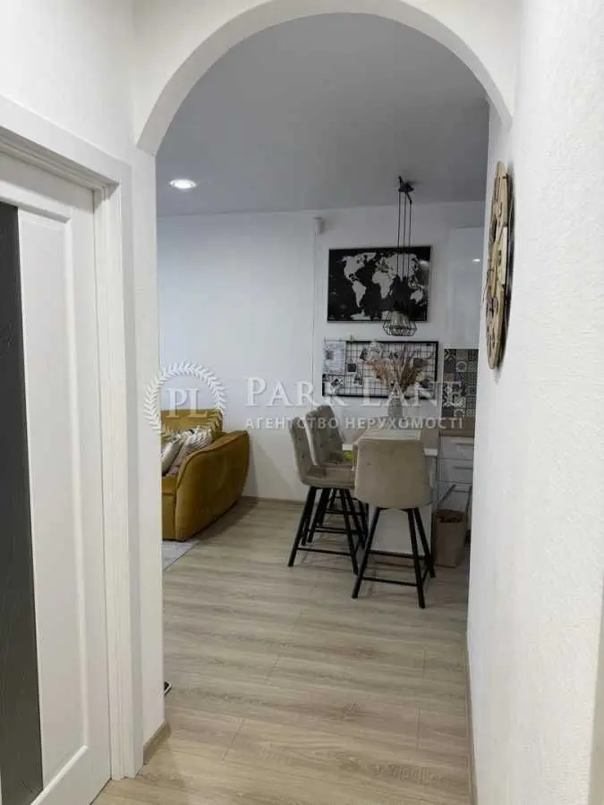 Фото Продаю 1-комнатную квартиру, 42 кв. м, Регенераторная ул.  Киев, цена: 98000 USD, код 5278