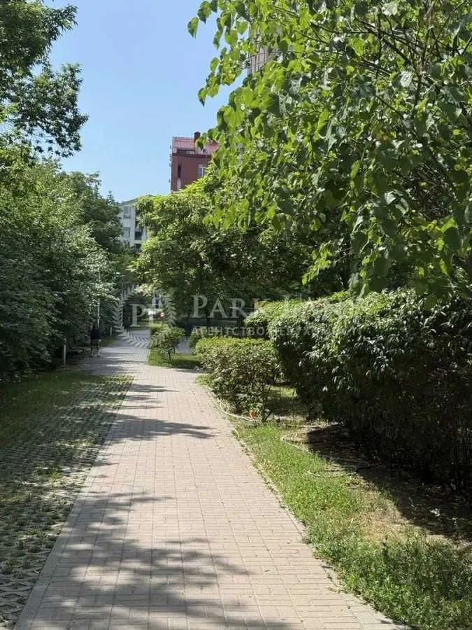 Фото Продаю 1-комнатную квартиру, 42 кв. м, Регенераторная ул.  Киев, цена: 98000 USD, код 5278