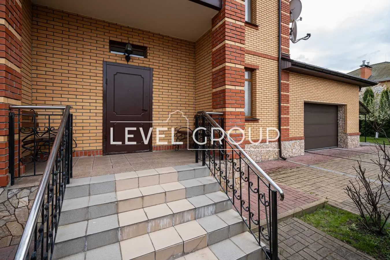 Фото Продаю дом, 419.5 кв. м, Радунская ул.  Киев, цена: 415000 USD, код 5294