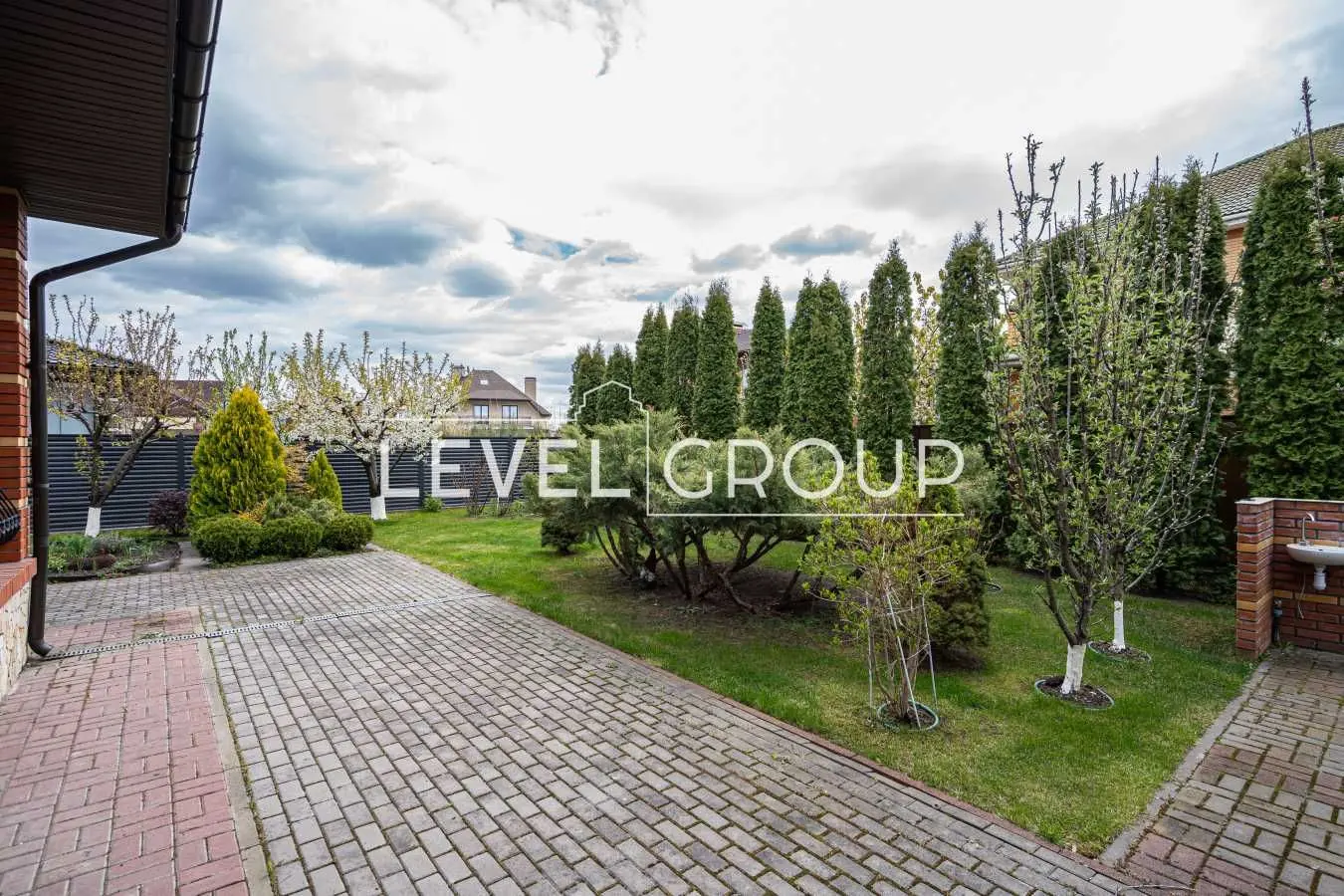 Фото Продаю дом, 419.5 кв. м, Радунская ул.  Киев, цена: 415000 USD, код 5294