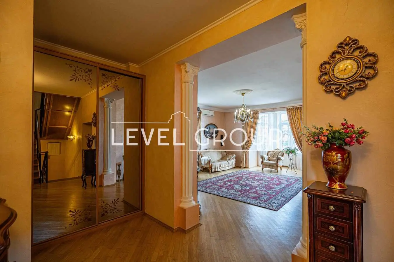 Фото Продаю дом, 419.5 кв. м, Радунская ул.  Киев, цена: 415000 USD, код 5294