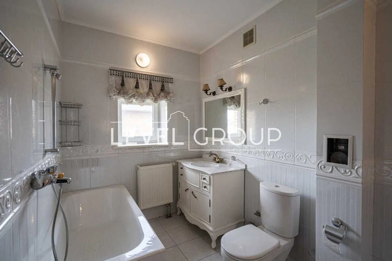Фото Продаю дом, 419.5 кв. м, Радунская ул.  Киев, цена: 415000 USD, код 5294