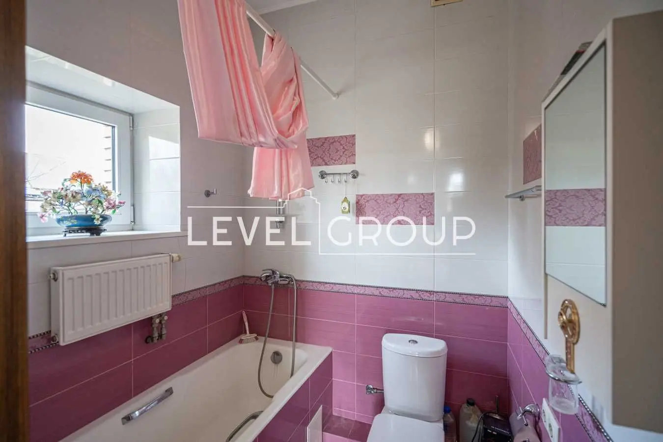 Фото Продаю дом, 419.5 кв. м, Радунская ул.  Киев, цена: 415000 USD, код 5294