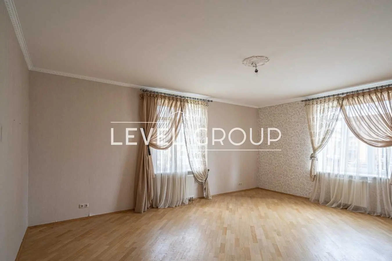 Фото Продаю дом, 419.5 кв. м, Радунская ул.  Киев, цена: 415000 USD, код 5294