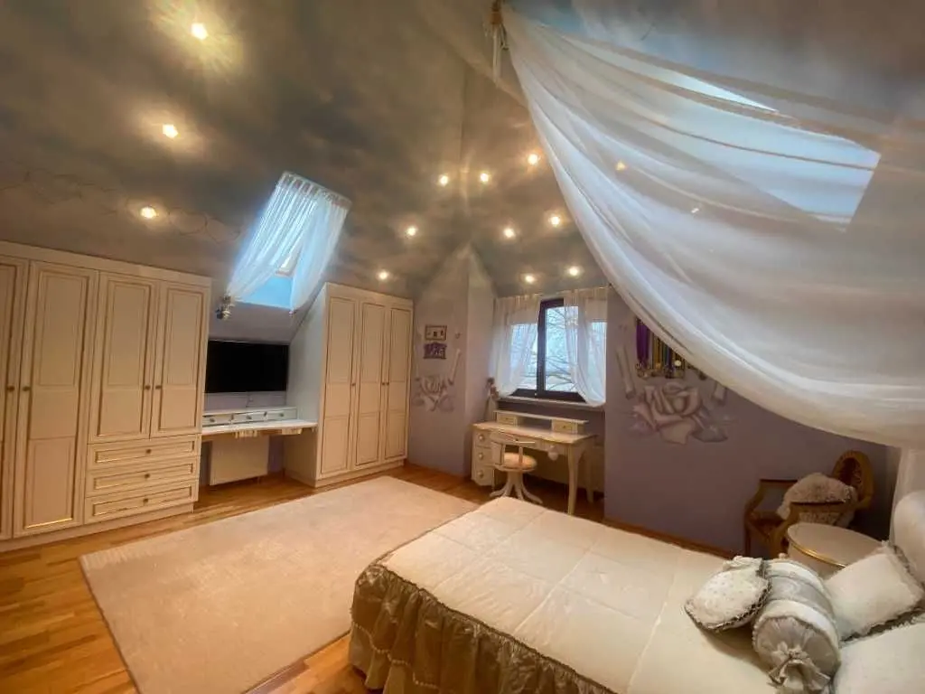 Фото Продаю будинок, 585 кв. м, Проців, ціна: 365000 EUR, код 5295