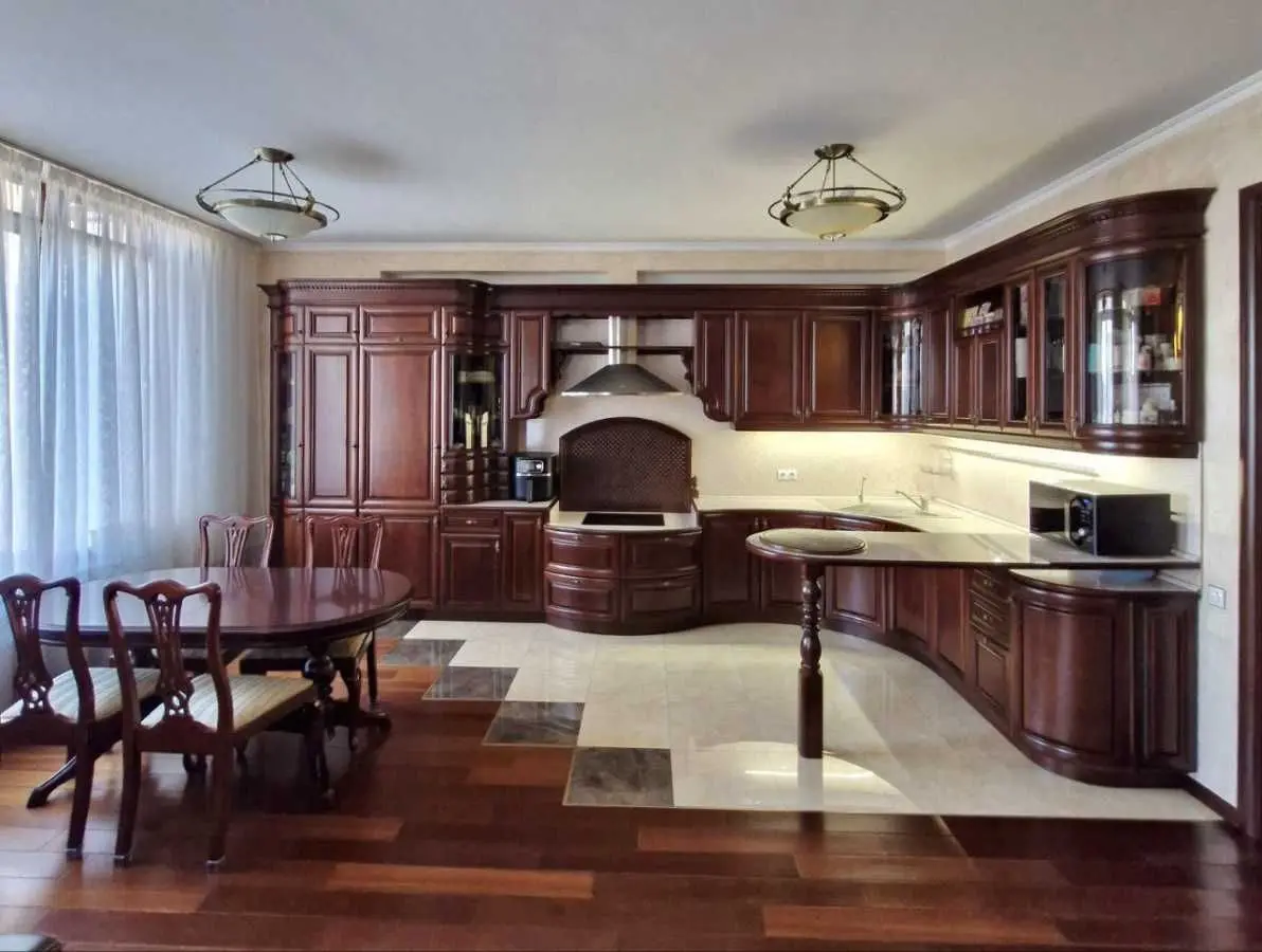 Фото Selling a 3-room apartment, 134 sq.m., Zhylianska Street  Kyiv, price: 380000 USD, code 5302