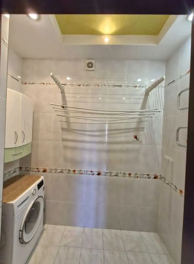 Фото Selling a 3-room apartment, 134 sq.m., Zhylianska Street  Kyiv, price: 380000 USD, code 5302