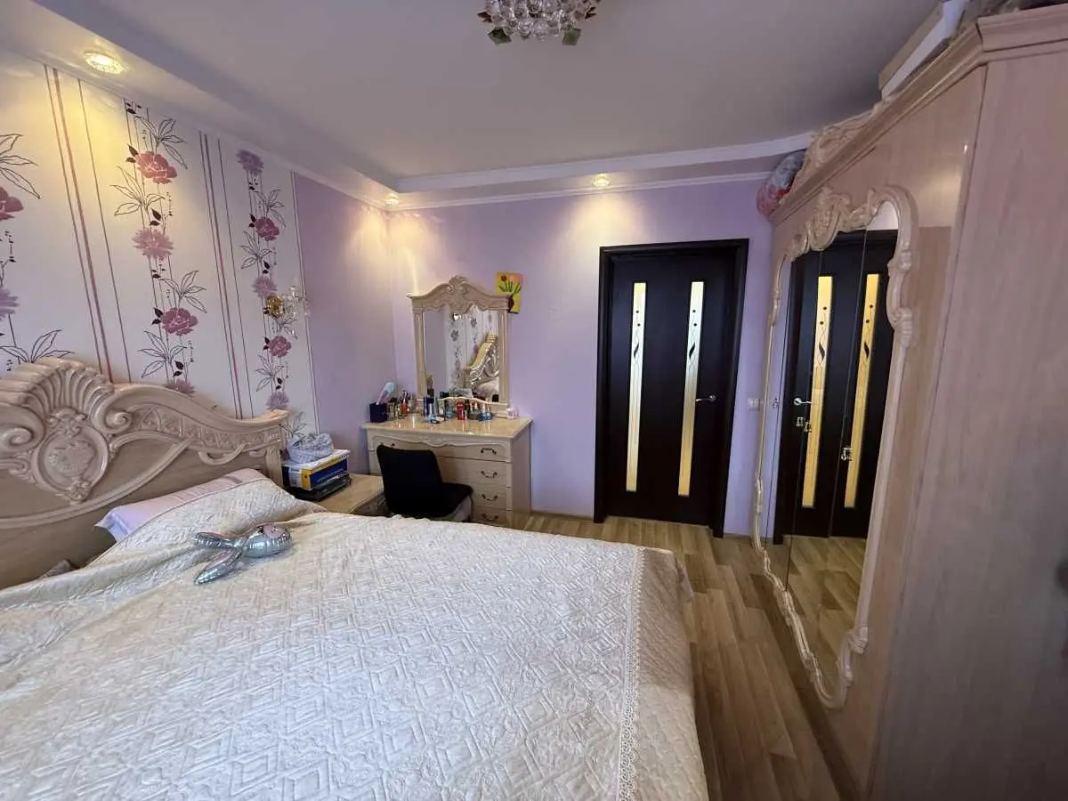 Фото Продаю 3 кімнатну квартиру, 81 кв. м, Ревуцького вул. 19/1 Київ, ціна: 95000 $, код 5305