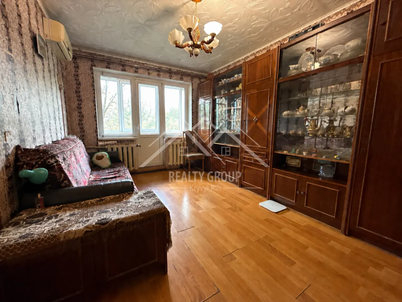 Фото Selling a 2-room apartment, 53 sq.m., Teslenko Street  Kryvyi Rih, price: 14800 $, code 5307
