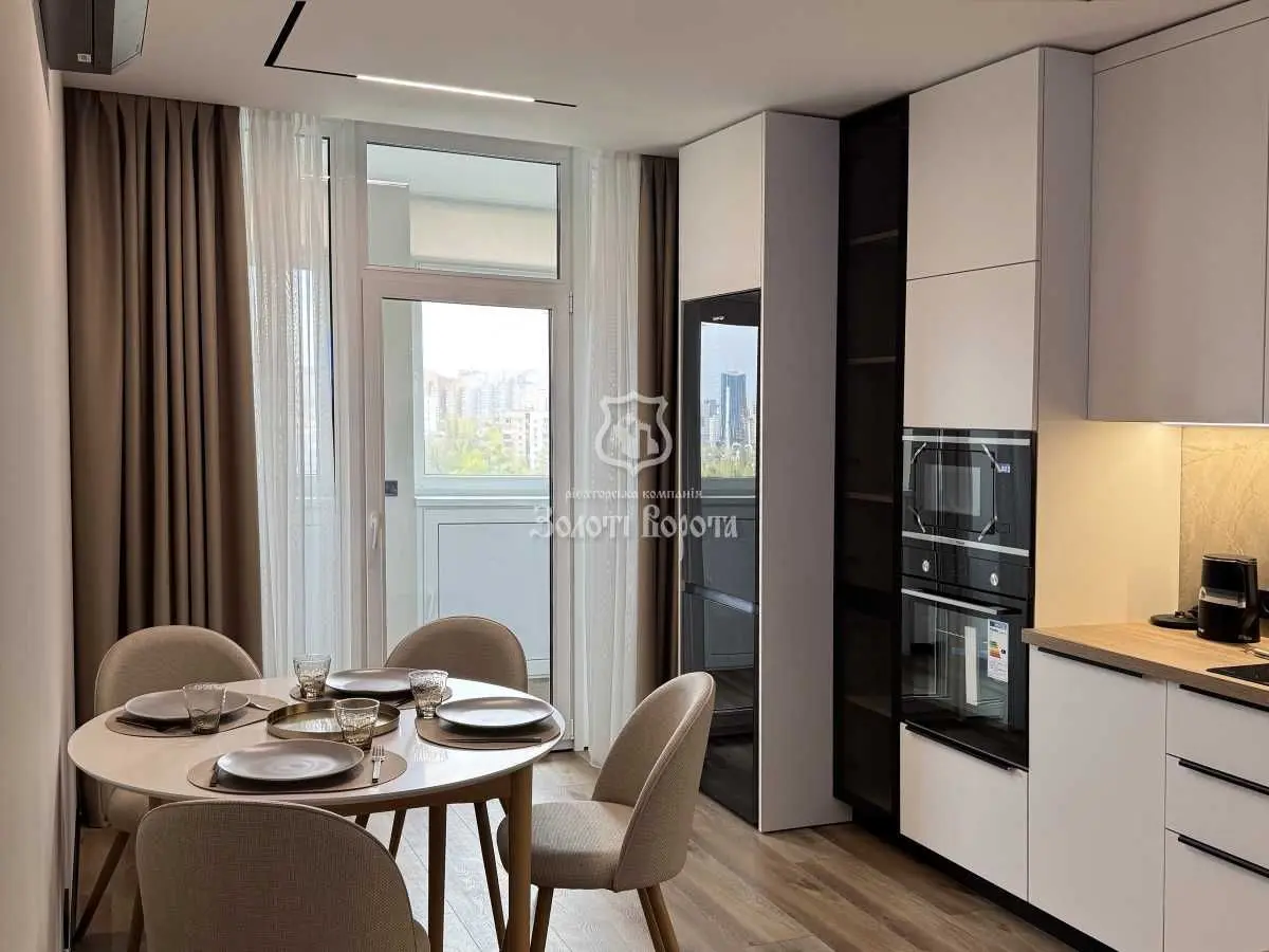 Фото Selling a 1-room apartment, 53 sq.m., Beresteiska Avenue (Peremohy Avenue)  Kyiv, price: 112000 USD, code 5328