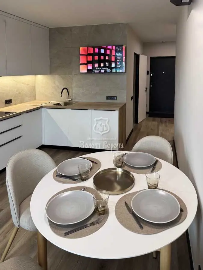 Фото Selling a 1-room apartment, 53 sq.m., Beresteiska Avenue (Peremohy Avenue)  Kyiv, price: 112000 USD, code 5328