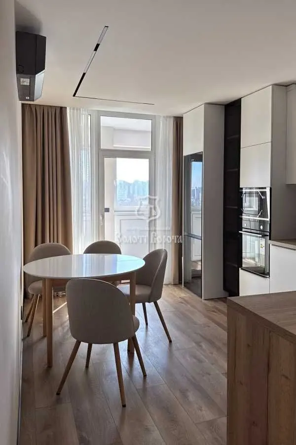 Фото Selling a 1-room apartment, 53 sq.m., Beresteiska Avenue (Peremohy Avenue)  Kyiv, price: 112000 USD, code 5328