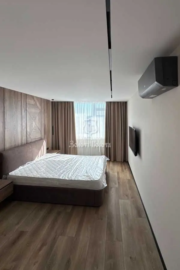 Фото Selling a 1-room apartment, 53 sq.m., Beresteiska Avenue (Peremohy Avenue)  Kyiv, price: 112000 USD, code 5328