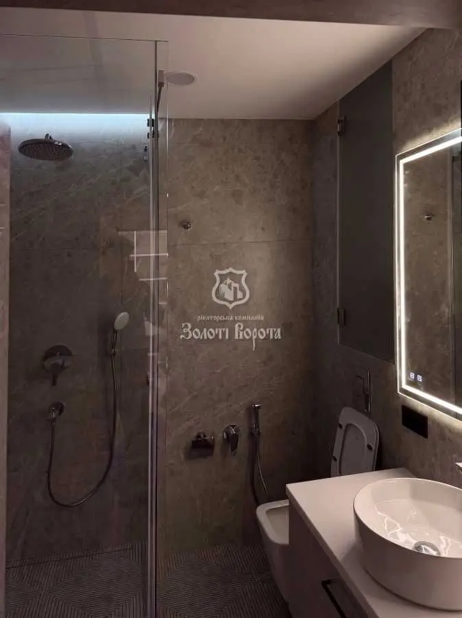 Фото Selling a 1-room apartment, 53 sq.m., Beresteiska Avenue (Peremohy Avenue)  Kyiv, price: 112000 USD, code 5328