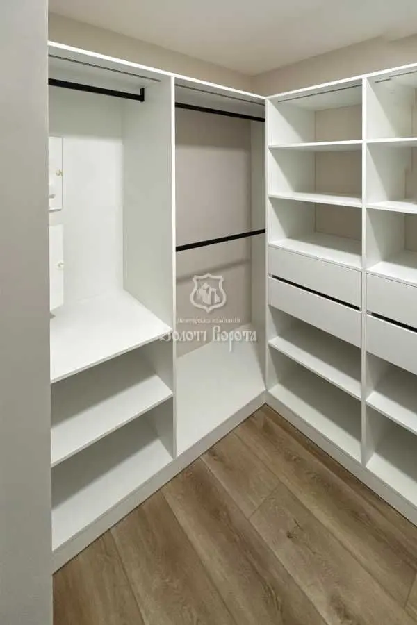 Фото Selling a 1-room apartment, 53 sq.m., Beresteiska Avenue (Peremohy Avenue)  Kyiv, price: 112000 USD, code 5328