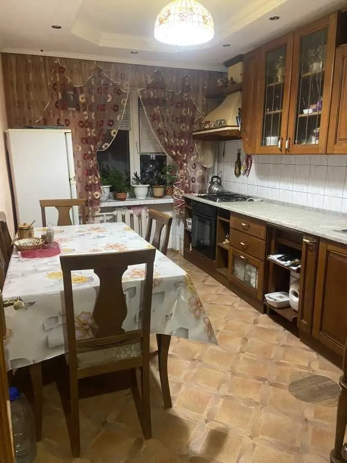 Фото Продаю 4 кімнатну квартиру, 79.1 кв. м, Інженера Бородіна вул. (Сергія Лазо)  Київ, ціна: 70000 USD, код 5346